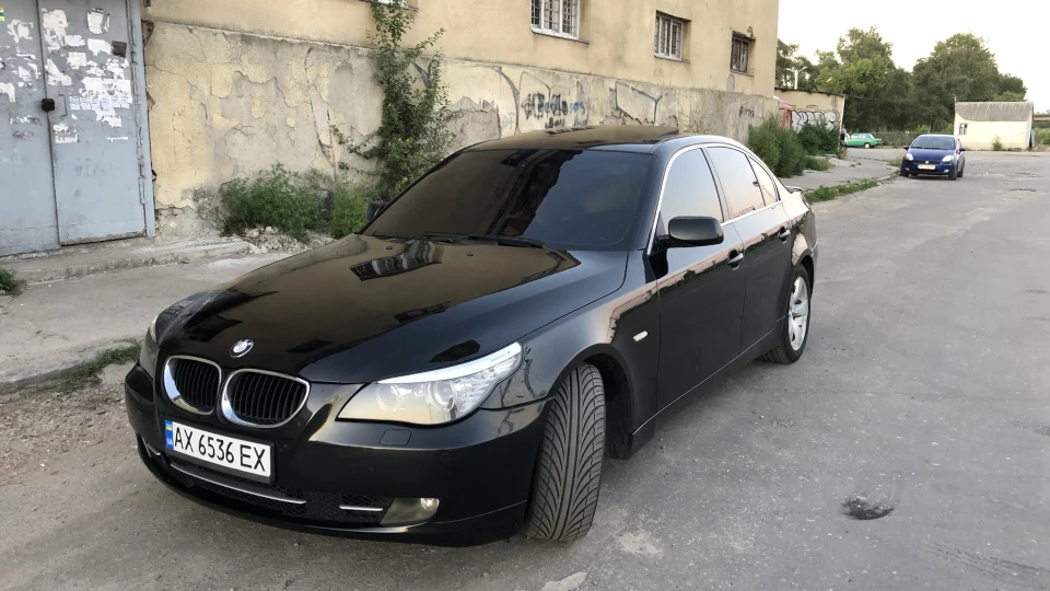 BMW 5 series 4.4 v8