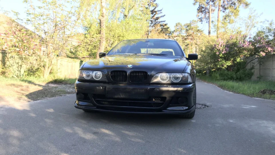 BMW 5 series 4.4 V8 5