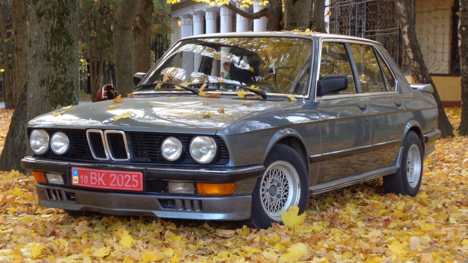 BMW 5 series 520i Zender 126000 км! 3