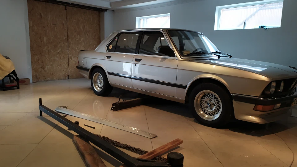 BMW 5 series 520і 4