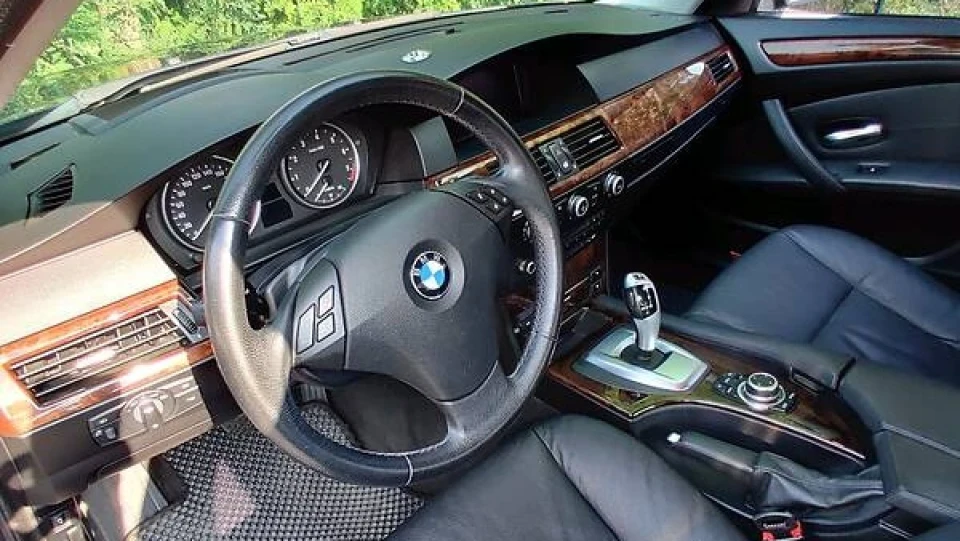 BMW 5 series 528i Південна Корея