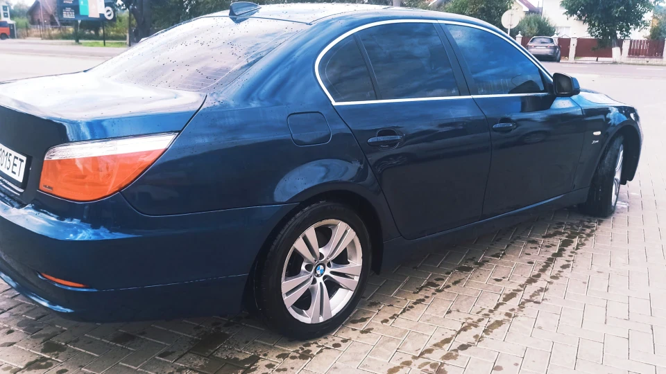 BMW 5 series 528ix 3