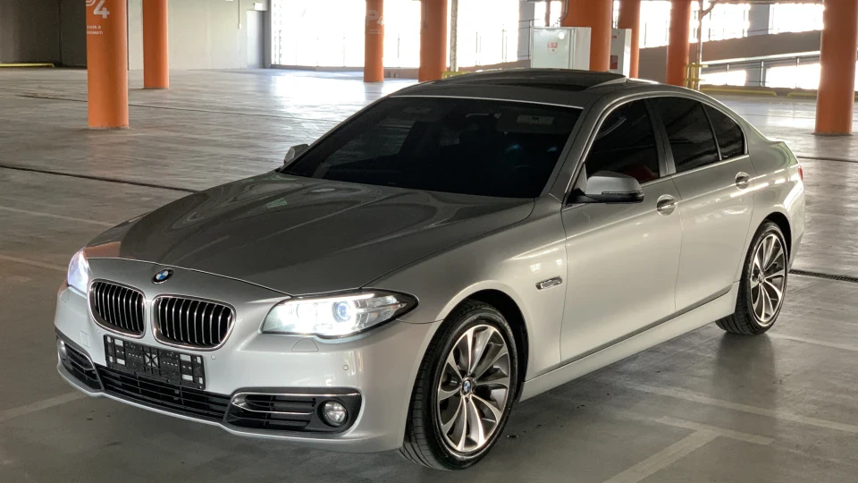 BMW 5 series 528XDrive 3