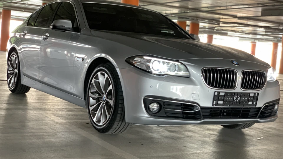 BMW 5 series 528XDrive 4