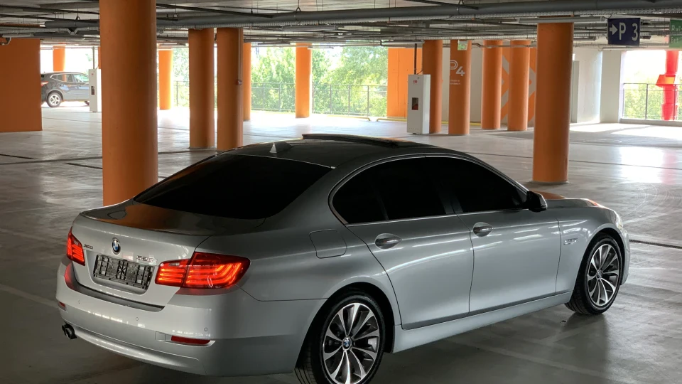 BMW 5 series 528XDrive 5