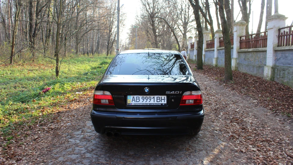 BMW 5 series 540i AT 3