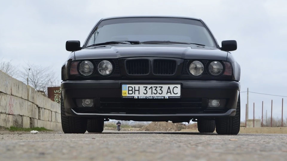 BMW 5 series 540i V8 SCHWARZ PANZER 5