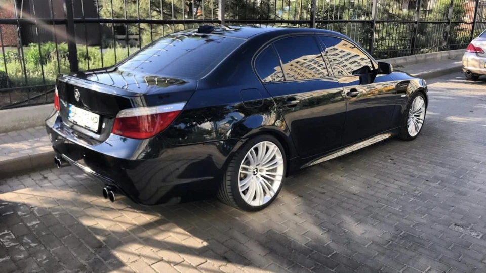 BMW 5 series 550i M-style 2
