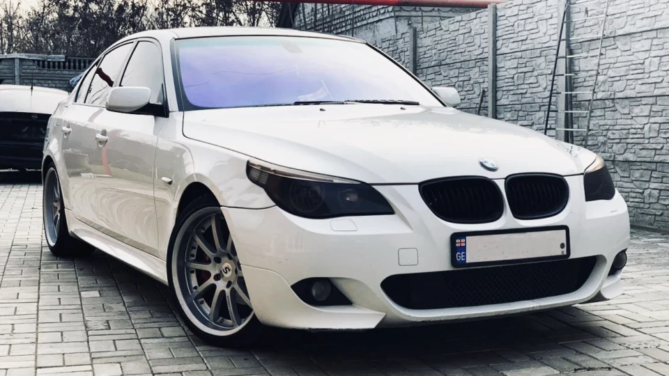 BMW 5 series Alpine Weiss 2