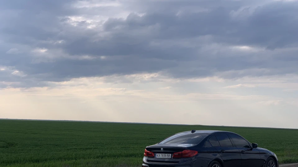 BMW 5 series Батарейка 4