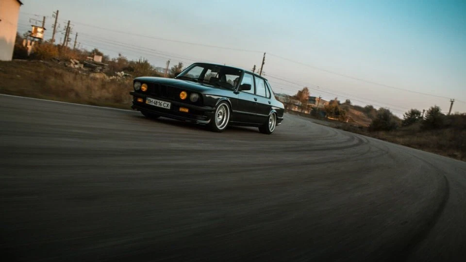 BMW 5 series BDSM DreamComezTrue 5