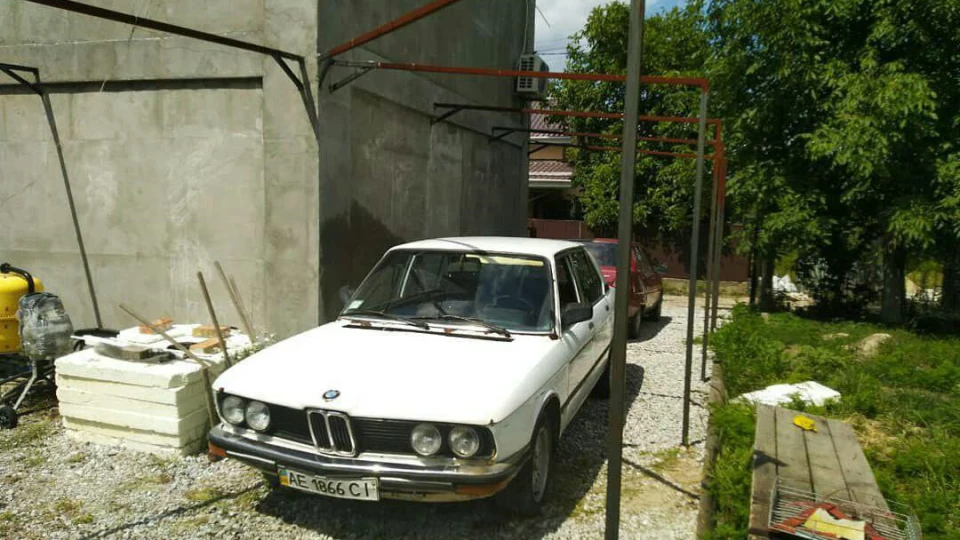 BMW 5 series Білий 1.8 518 2