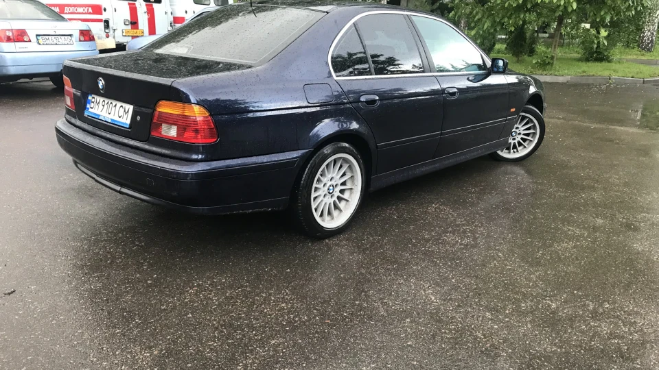 BMW 5 series Блю