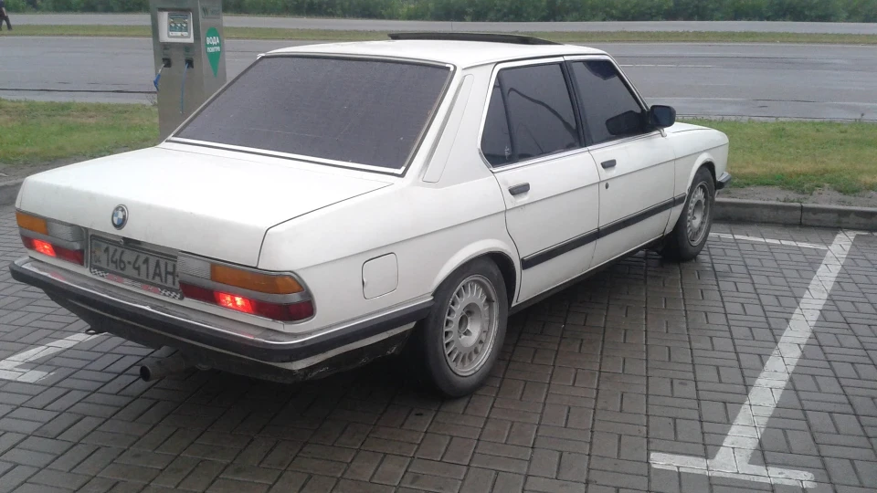 BMW 5 series Блондиночка 3