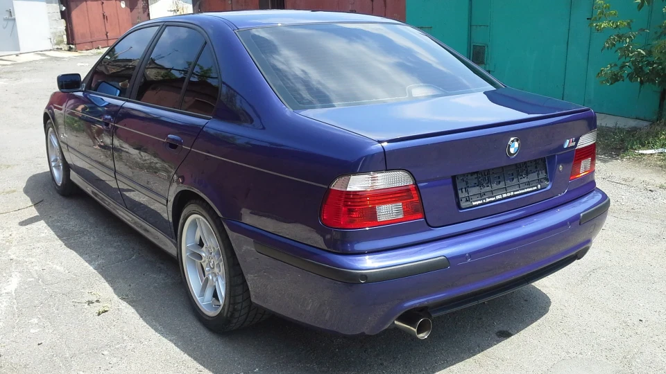 BMW 5 series Blue-Velvet 3