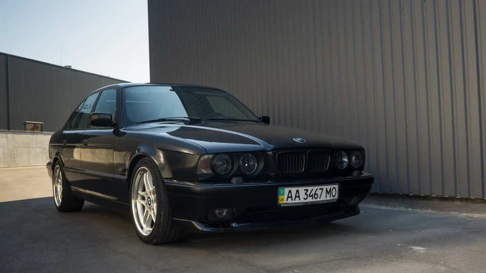 BMW 5 series bOOmka INDIVIDUAL 3
