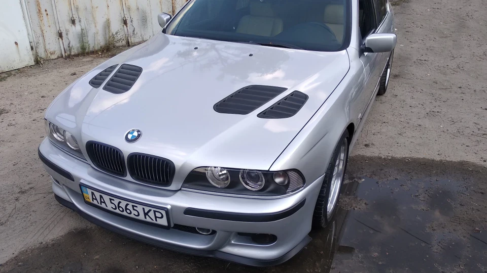 BMW 5 series BumeR=) 2