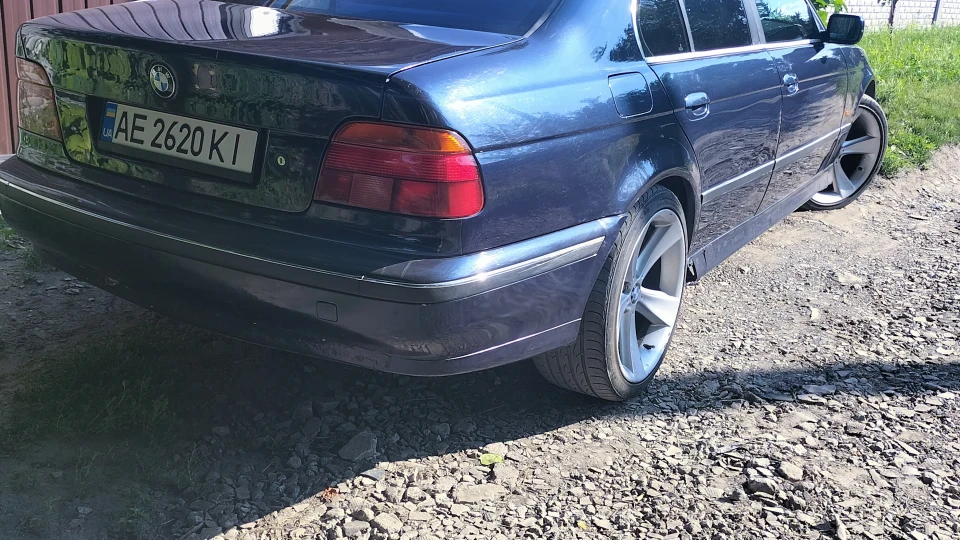 BMW 5 series Бумер 3