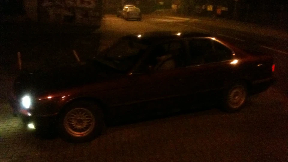 BMW 5 series Calypsorot metallic 5