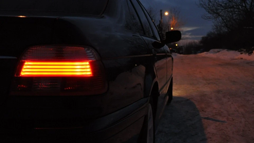 BMW 5 series чорна 520iA 3