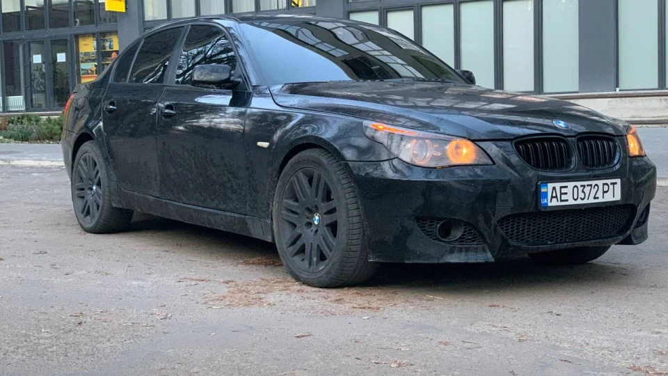 BMW 5 series Чорна на чорному 2