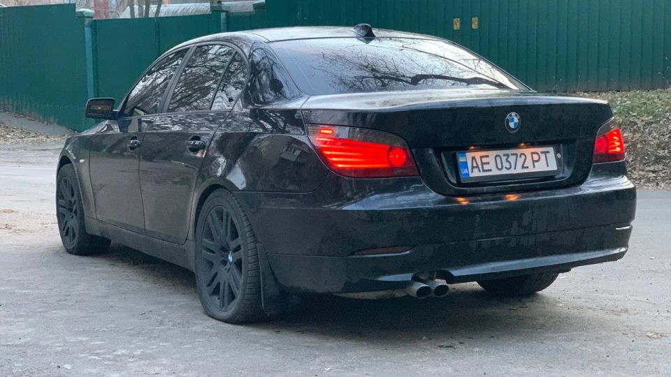 BMW 5 series Чорна на чорному 3