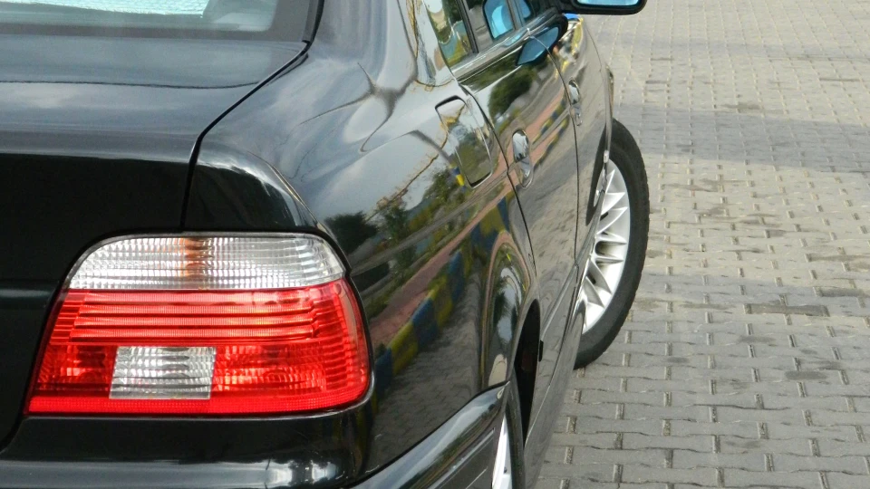 BMW 5 series чорний металік 2.5 4