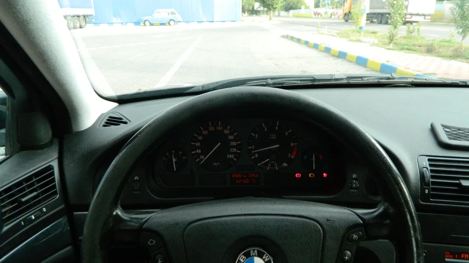 BMW 5 series чорний металік 2.5 5