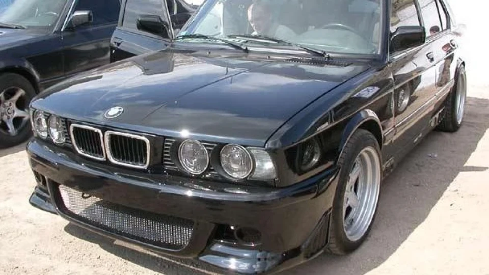 BMW 5 series чорний мутант) 2