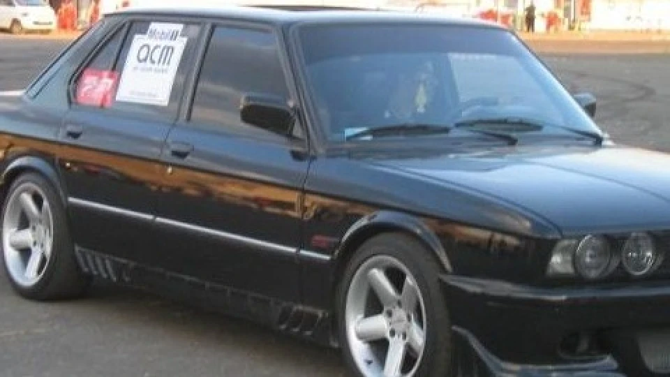 BMW 5 series чорний мутант) 4