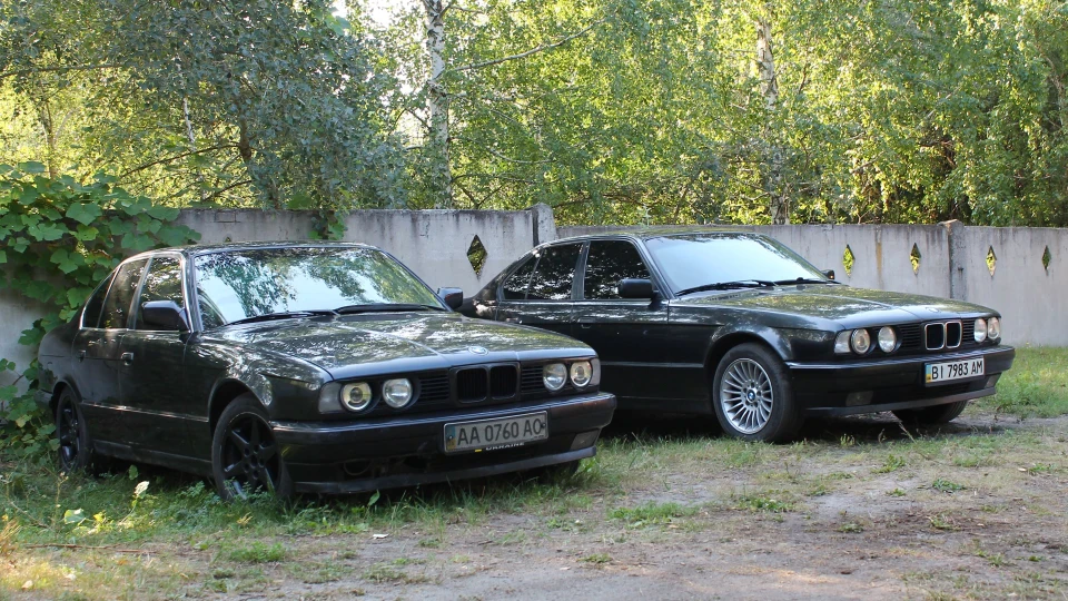 BMW 5 series Чорний Таракан 5