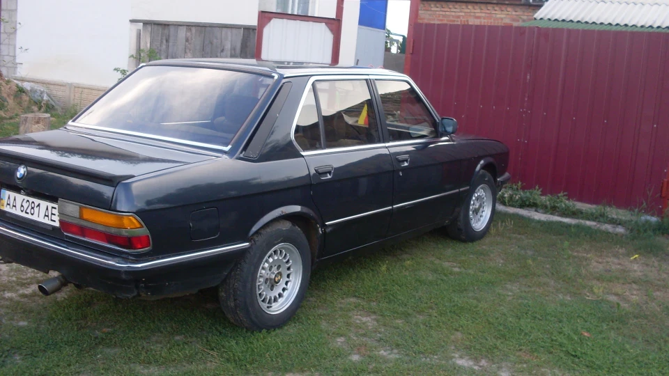 BMW 5 series Чорний мет 2.0,159л.с 3