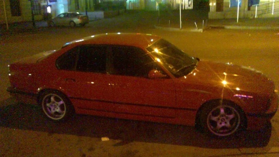 BMW 5 series колір ферарі м30б35 2