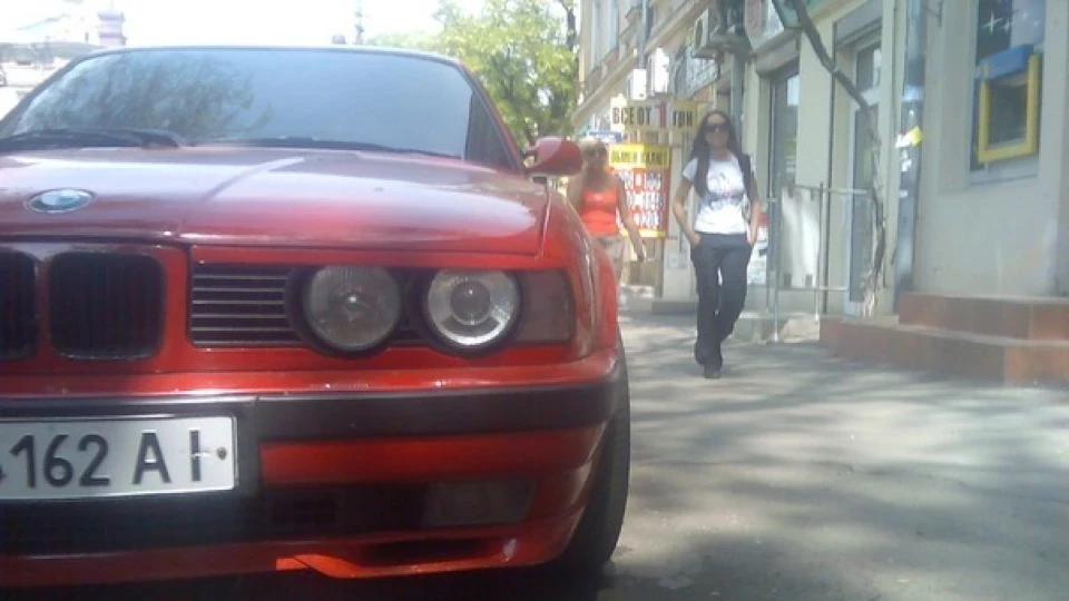 BMW 5 series колір ферарі м30б35 4