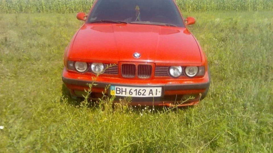 BMW 5 series колір ферарі м30б35 5