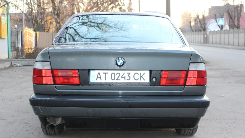 BMW 5 series delphin metallic 4