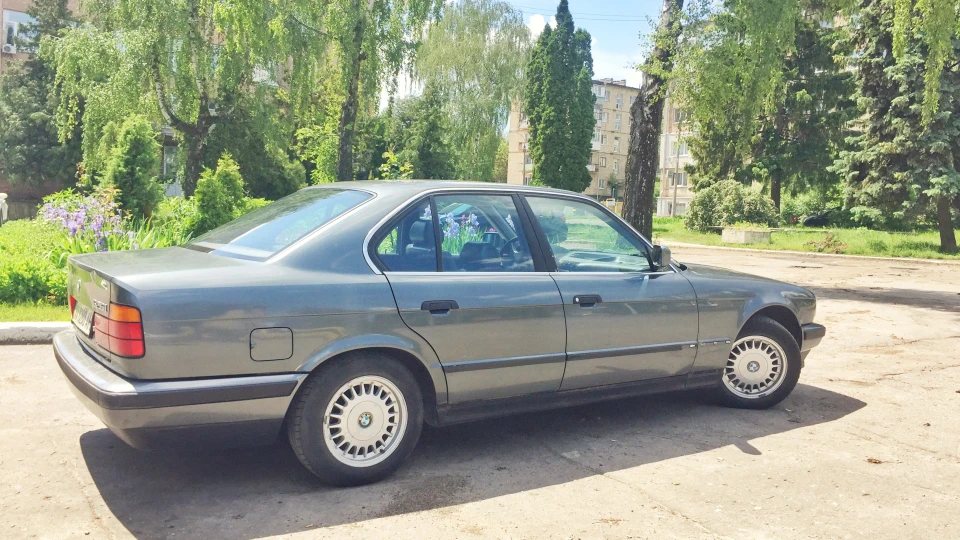 BMW 5 series Delphin Metallic 3