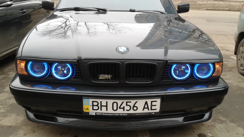 BMW 5 series DIAMANTSCHWARZ METALLIC 3