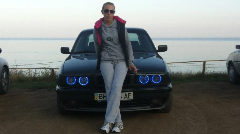 BMW 5 series DIAMANTSCHWARZ METALLIC 5