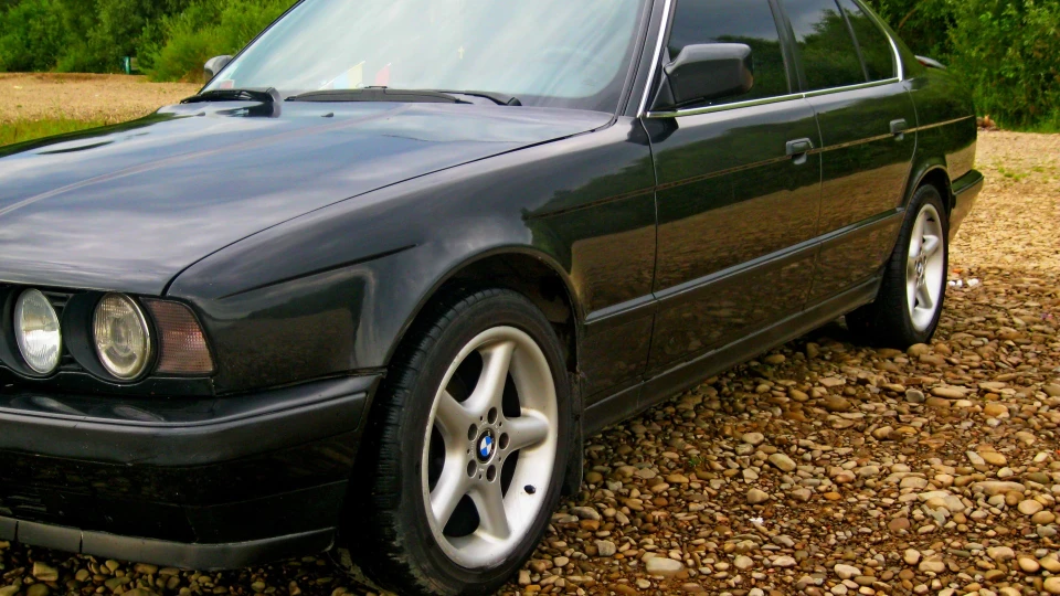 BMW 5 series DIAMANTSCHWARZ metallic 5