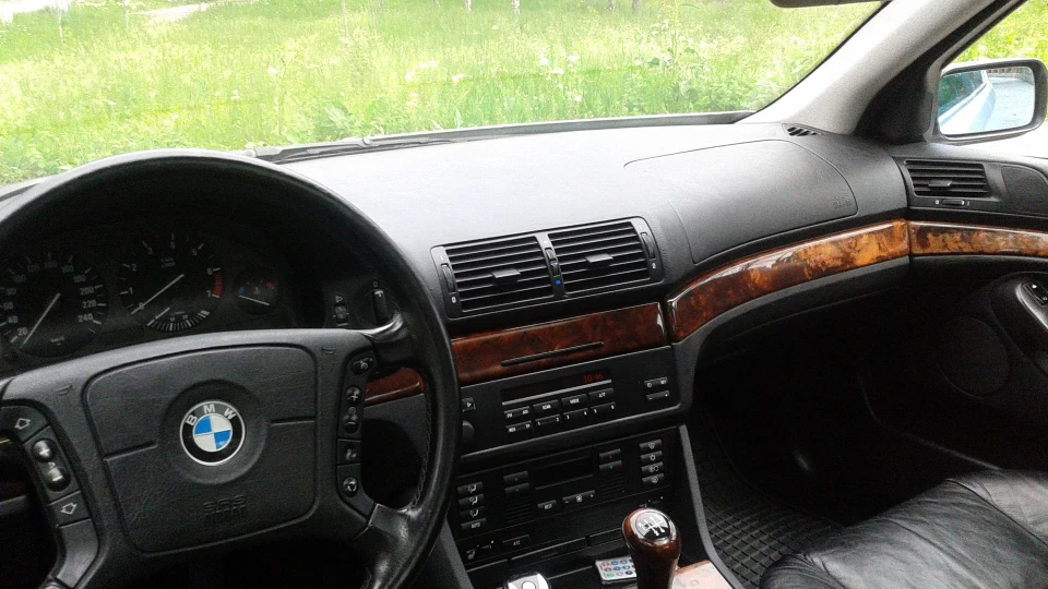 BMW 5 series два та вісім 3