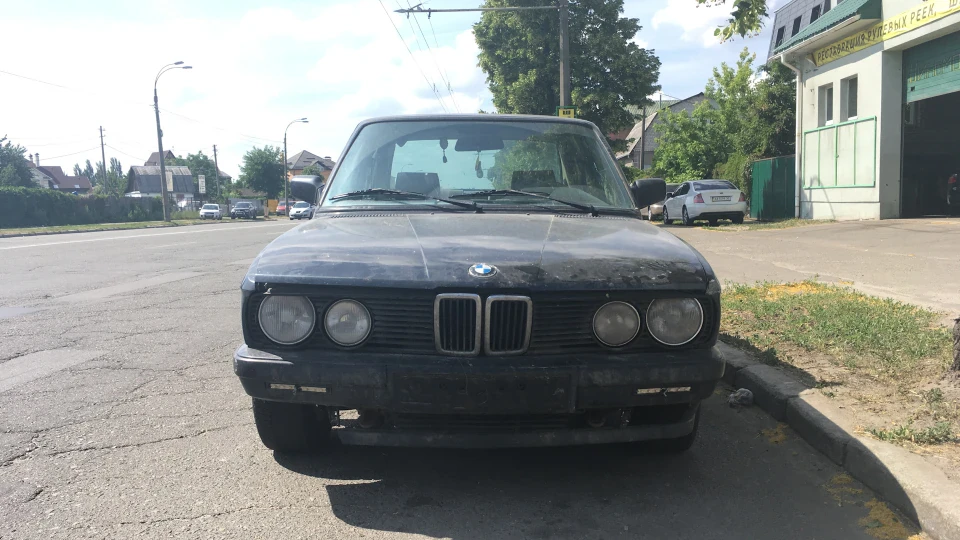 BMW 5 series E28 NoYoungShark