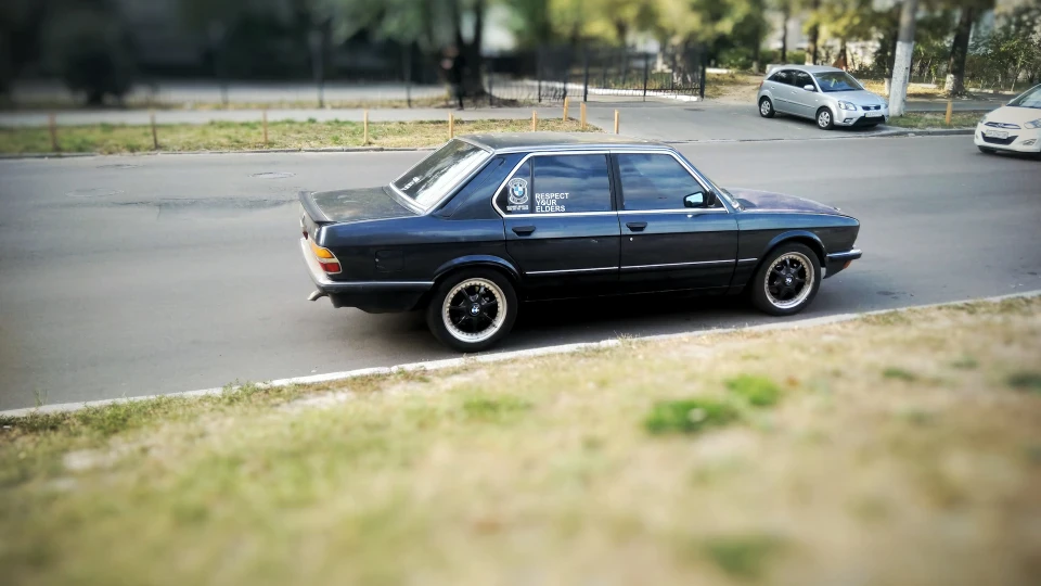 BMW 5 series E28 V8 M60 Inside 3