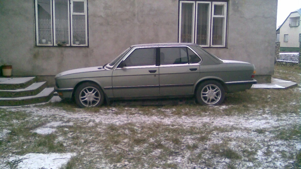 BMW 5 series e28