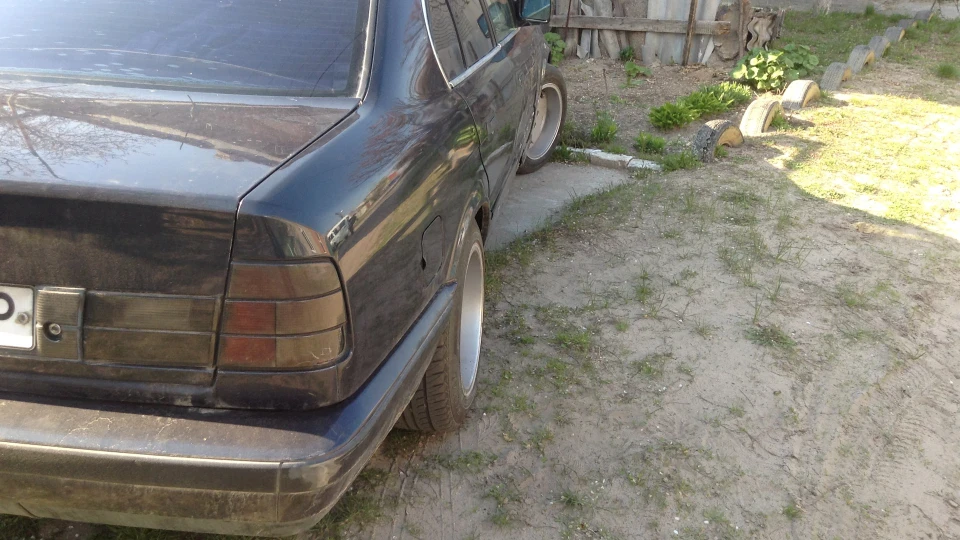 BMW 5 series е34 525I Синяк 2