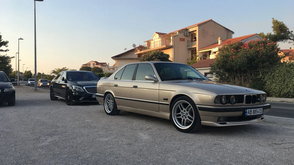 BMW 5 series E34 3