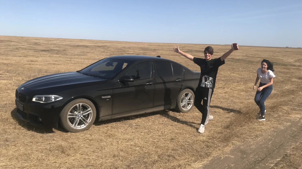 BMW 5 series Fast and economical car) 5