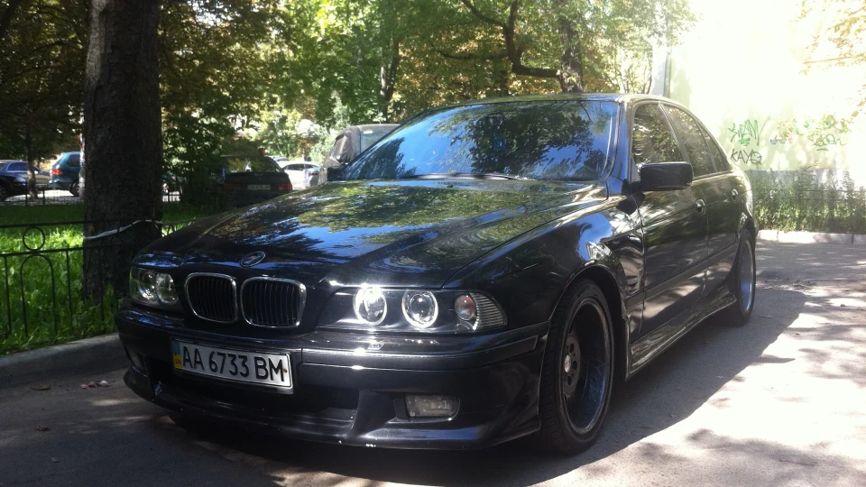 BMW 5 series Гіві