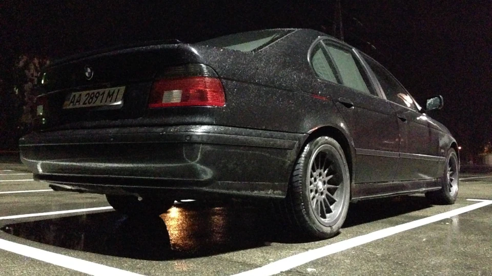 BMW 5 series GUN METAL 5