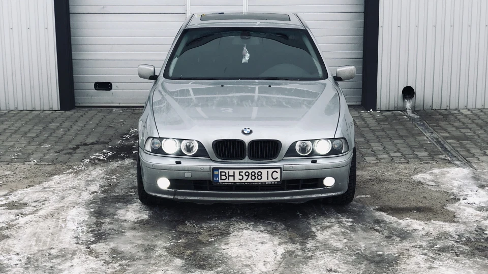 BMW 5 series Ластівка